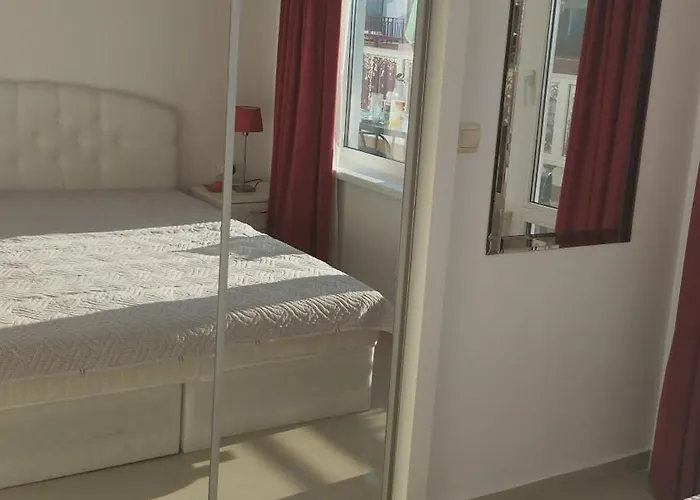 Yana Privilege Elinite アパート *