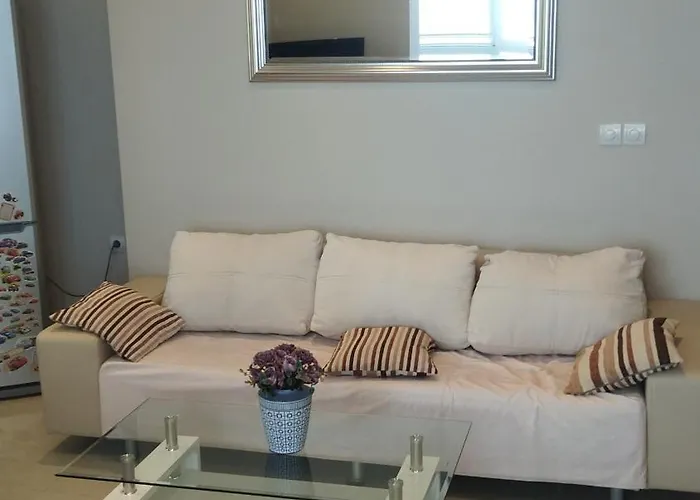 Yana Privilege Elinite アパート *