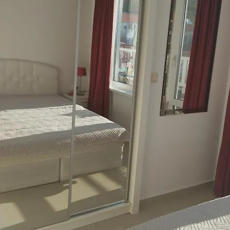 Yana Privilege Elinite Apartman *